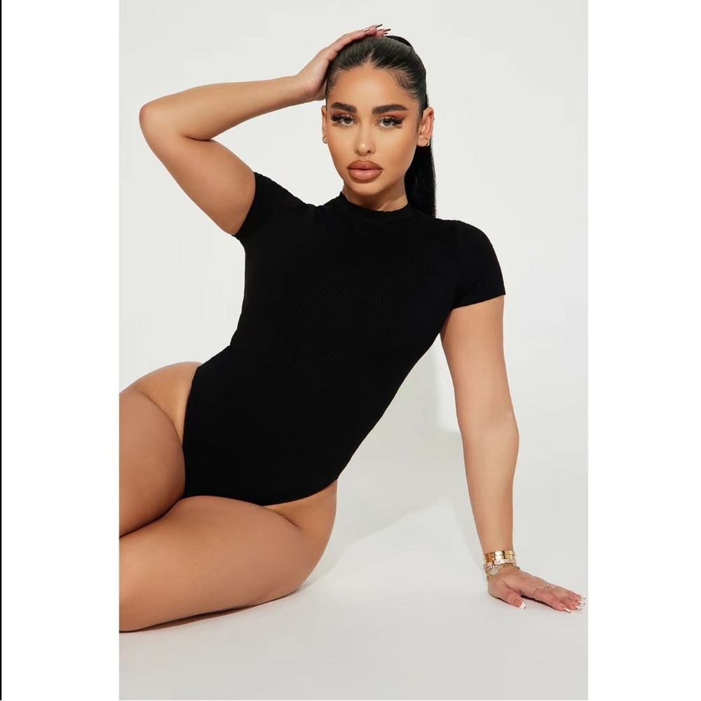 Fashion nova bodysuit size XSMALL